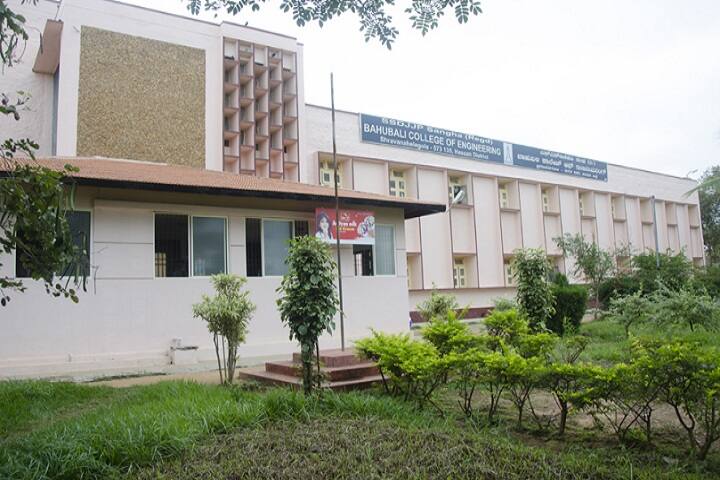 https://cache.careers360.mobi/media/colleges/social-media/media-gallery/4867/2021/8/17/Campus view of Bahubali College of Engineering Hassan_Campus view.jpg